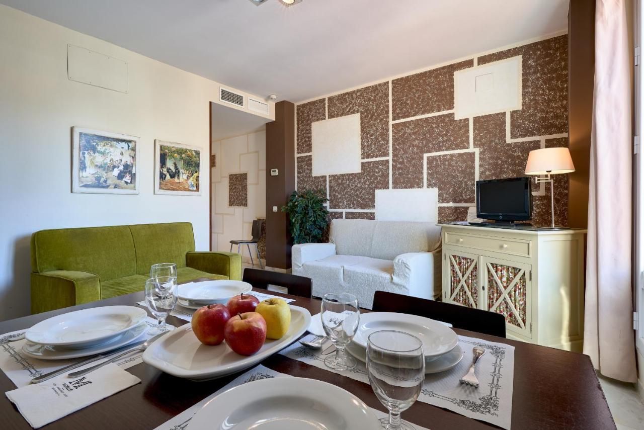 Apartamentos Las Cruces Севілья Екстер'єр фото