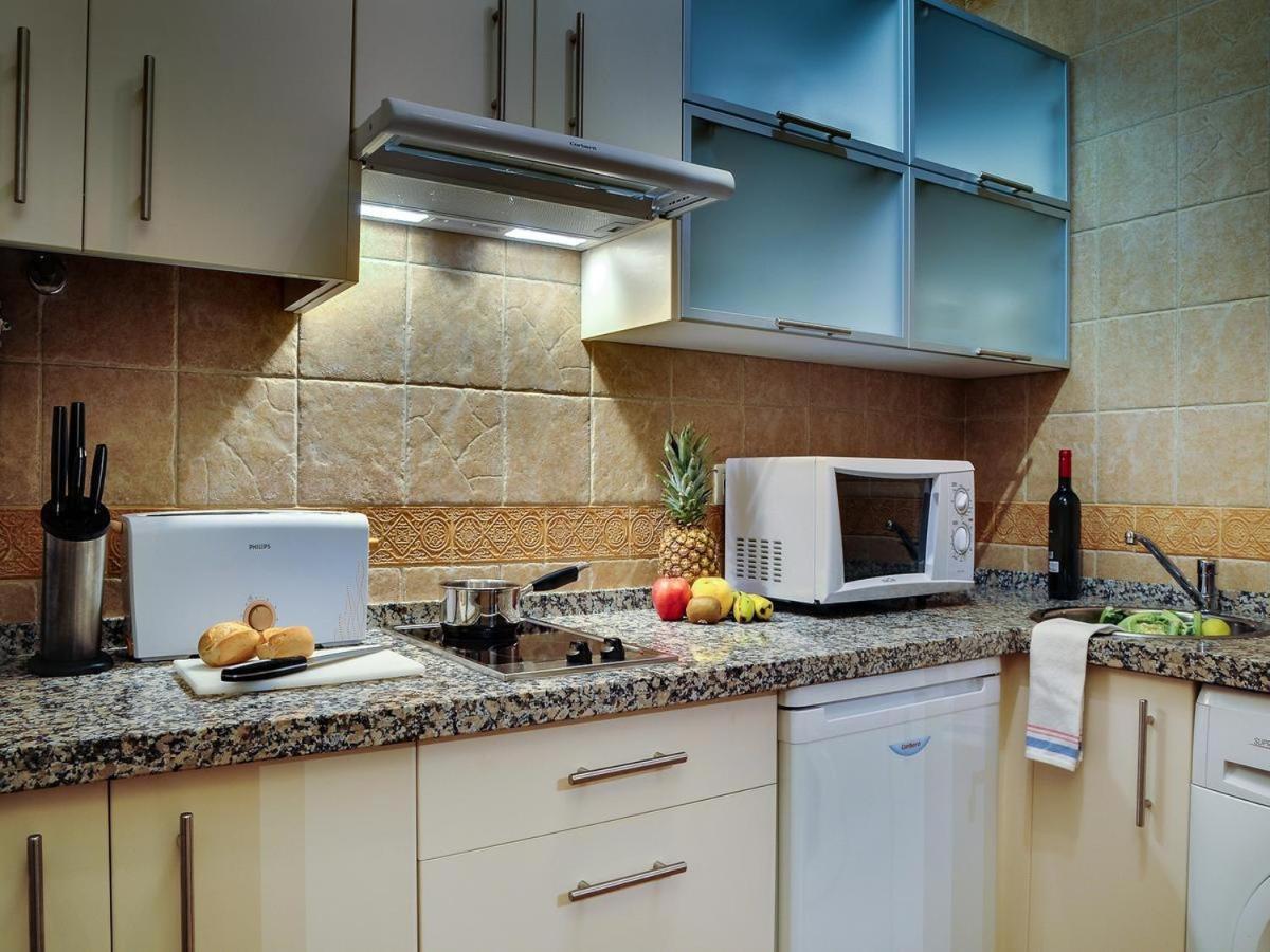 Apartamentos Las Cruces Севілья Екстер'єр фото