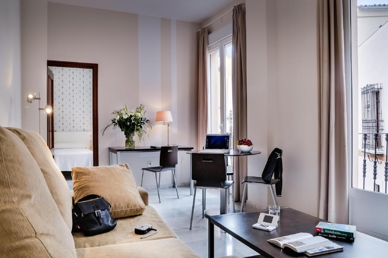 Apartamentos Las Cruces Севілья Екстер'єр фото