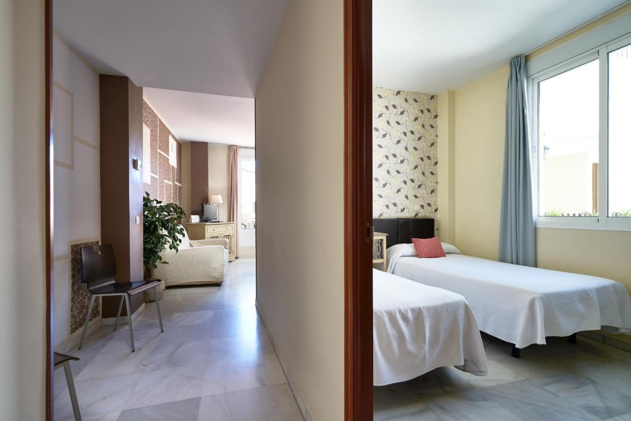 Apartamentos Las Cruces Севілья Екстер'єр фото