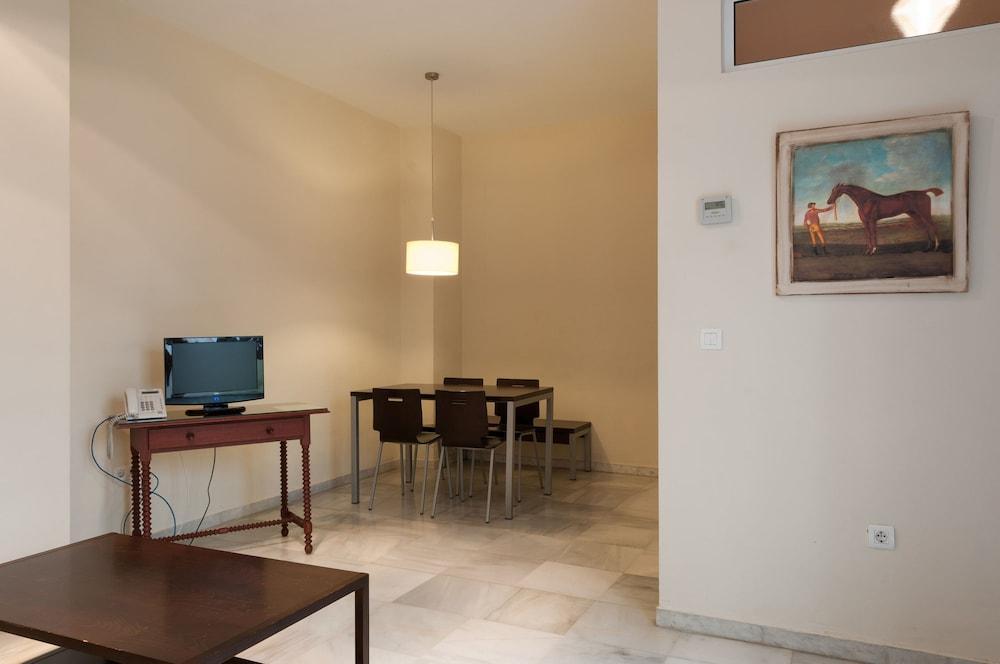 Apartamentos Las Cruces Севілья Екстер'єр фото