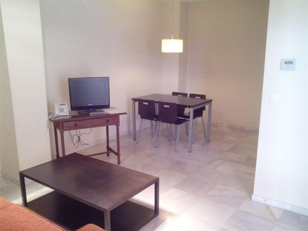 Apartamentos Las Cruces Севілья Екстер'єр фото