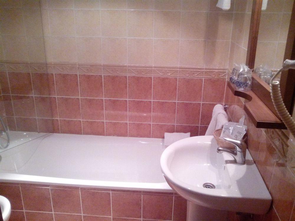 Apartamentos Las Cruces Севілья Екстер'єр фото