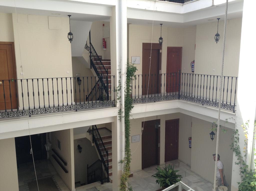 Apartamentos Las Cruces Севілья Екстер'єр фото