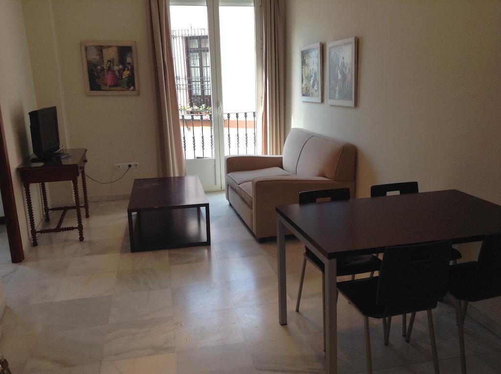 Apartamentos Las Cruces Севілья Екстер'єр фото